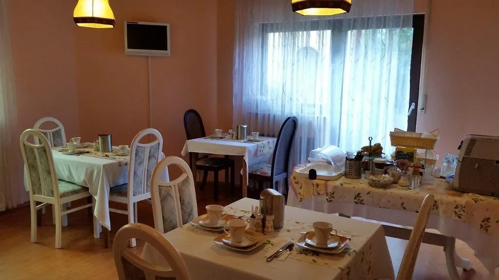 Pension Laas Ostfildern Guest house