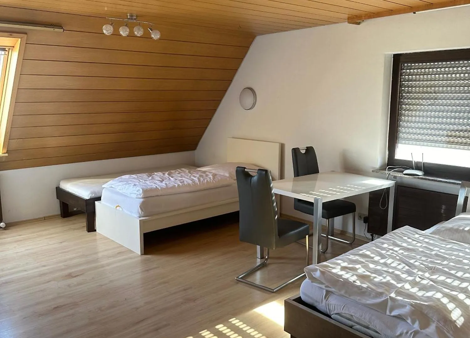 Pension Laas Ostfildern Guest house